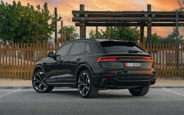 AUDI RS Q8 - image 4