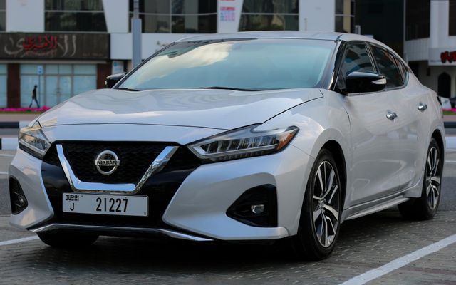 NISSAN MAXIMA - image 1
