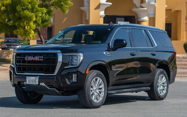 GMC Yukon - image 1