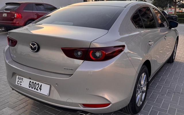 MAZDA 3 - image 3