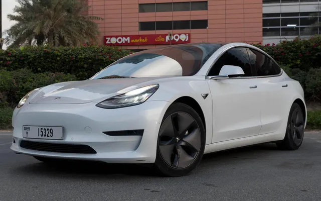 Tesla Model 3 – Picture 1