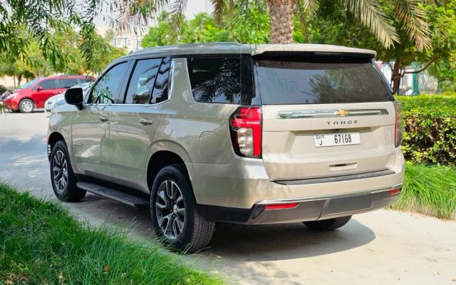 CHEVROLET TAHOE - image 3