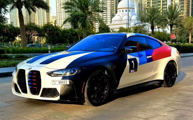 BMW M4 - image 1