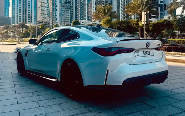 BMW M4 - image 4