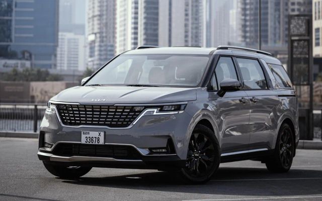 KIA CARNIVAL - image 1