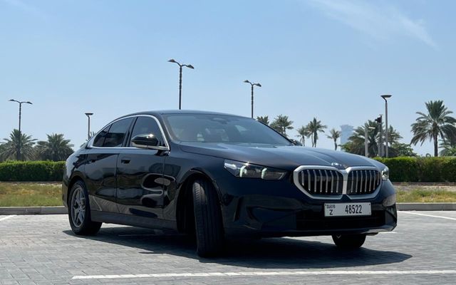 BMW 520i - image 1