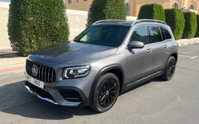 Mercedes GLB250 - image 1