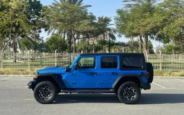 Jeep Wrangler - image 2