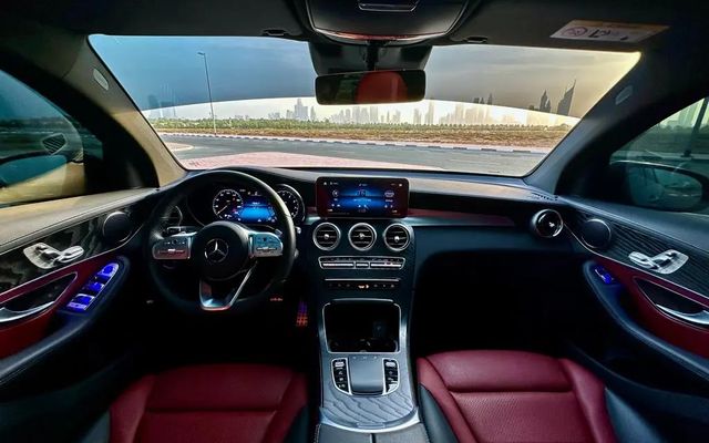 Mercedes GLC 200 - image 4