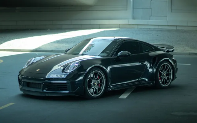 Porsche 911 Turbo S - image 1