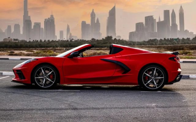 Chevrolet Corvette Convertible Red - image 4