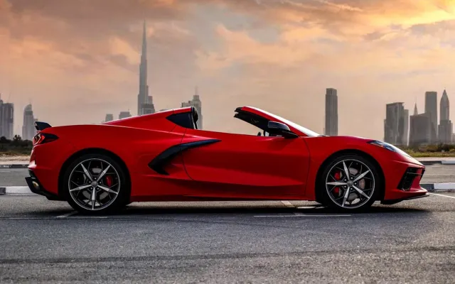 Chevrolet Corvette Convertible Red - image 2