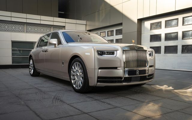 Rolls Royce  Phantom EWB – Picture 4
