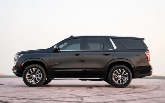 CHEVROLET TAHOE - image 2