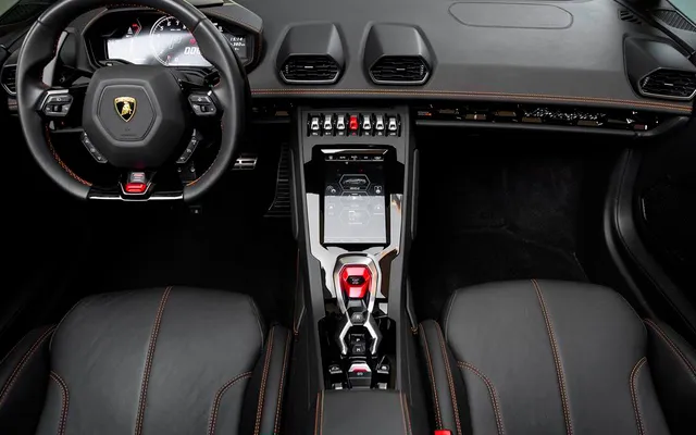Lamborghini Huracan EVO Spyder - image 3