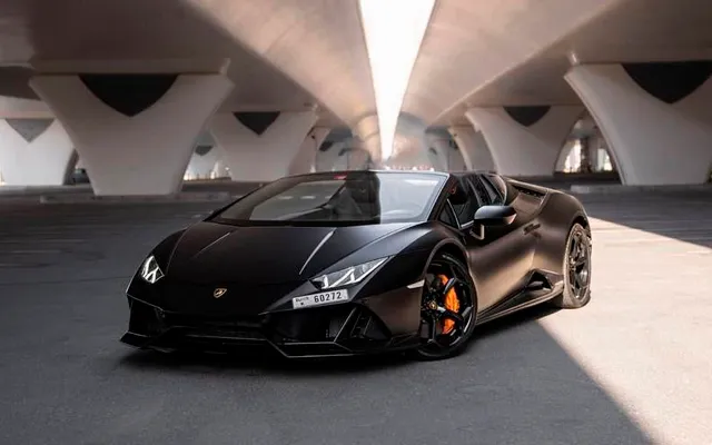 Lamborghini Huracan EVO Spyder - image 1