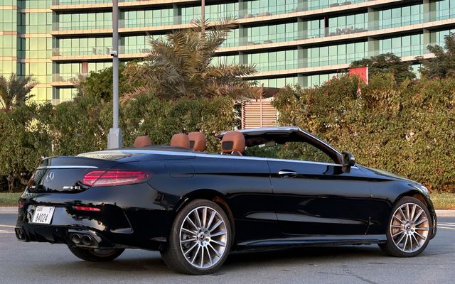 Mercedes-Benz C300 CONVERTIBLE - image 4