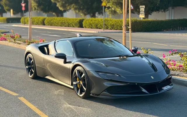 FERRARI SF90 STRADALE - image 1