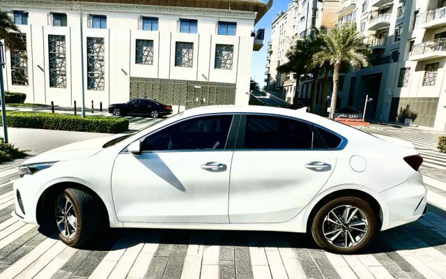 Kia K3 - image 2