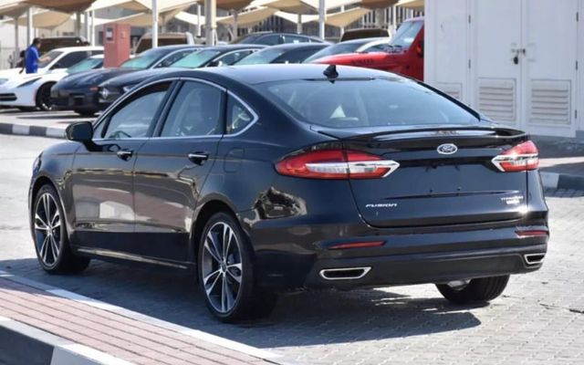 FORD FUSION - image 2