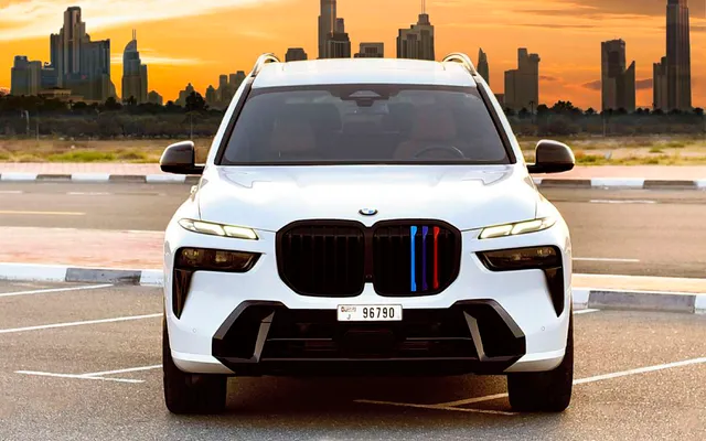 BMW X7 - image 3