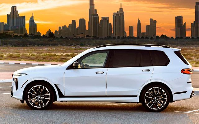 BMW X7 - image 2