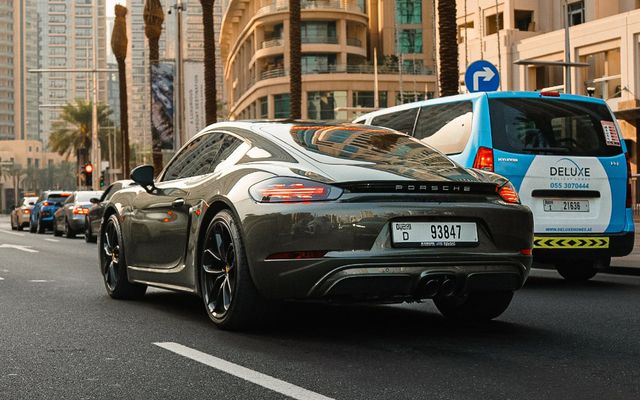 PORSCHE CAYMAN - image 3