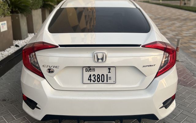 Honda Civic - image 2