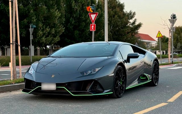 Lamborghini Huracan Evo Coupe - image 1