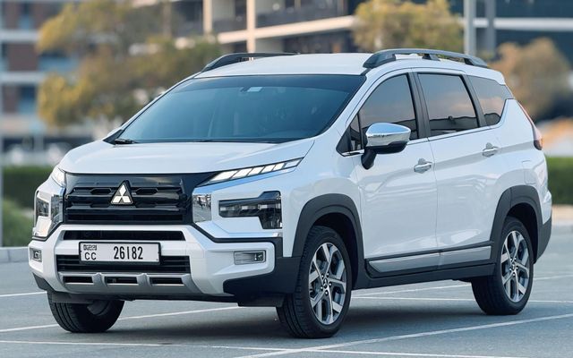 MITSUBISHI XPANDER CROSS - image 2