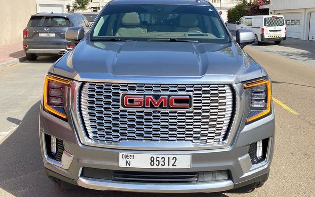 GMC Denali - image 1