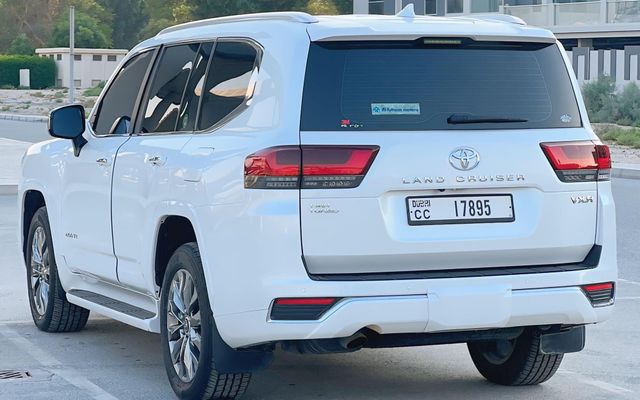 TOYOTA LAND CRUISER - image 3
