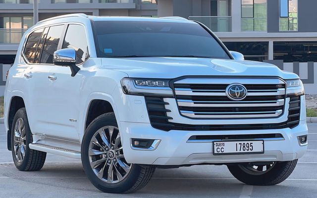 TOYOTA LAND CRUISER - image 1