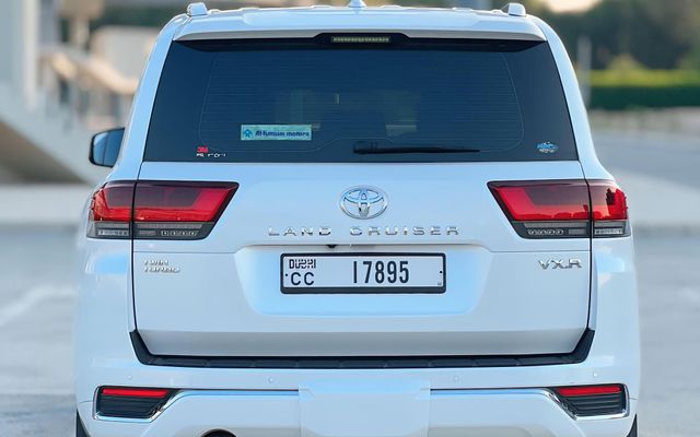 TOYOTA LAND CRUISER - image 4