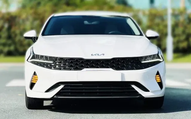 Kia K5 - image 3