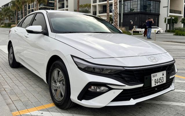 HYUNDAI ELANTRA - image 1