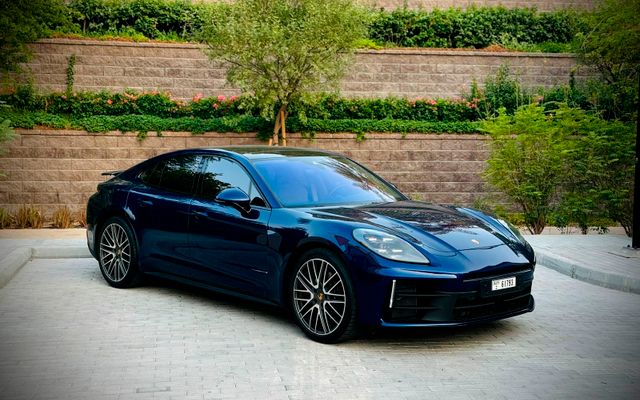 Porsche Panamera - image 2
