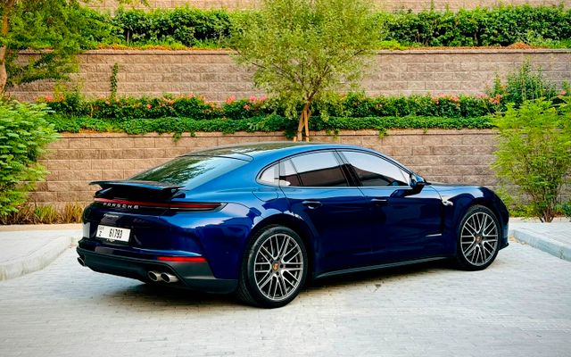 Porsche Panamera - image 4