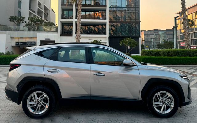 HYUNDAI TUCSON - image 2