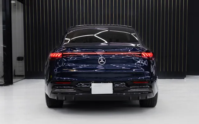 MERCEDES EQS 580 - image 4