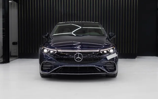 MERCEDES EQS 580 - image 2