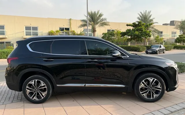 HYUNDAI SANTA FE - image 2