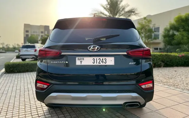 HYUNDAI SANTA FE - image 4