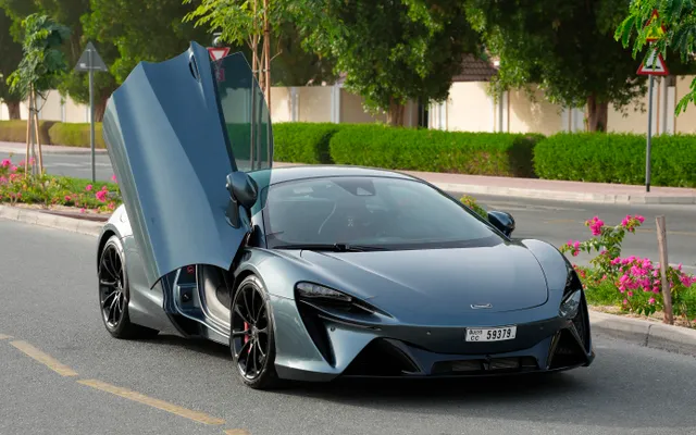 McLaren Artura Coupe - image 4