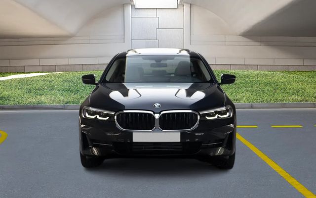 BMW 520I - image 2