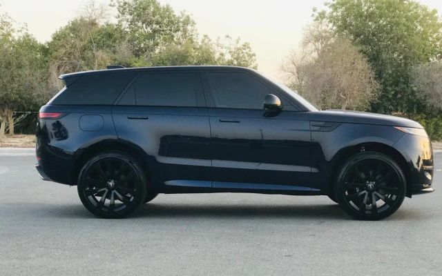 LAND ROVER RANGE ROVER SPORT - image 2