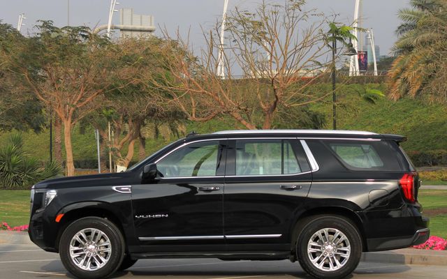 GMC YUKON - image 2