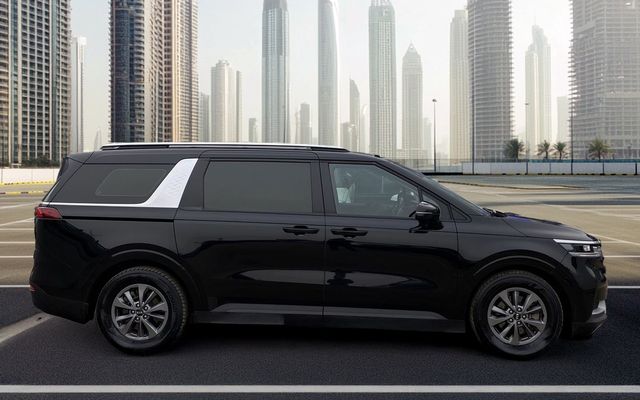 KIA CARNIVAL MPV 8 SEATS - image 3