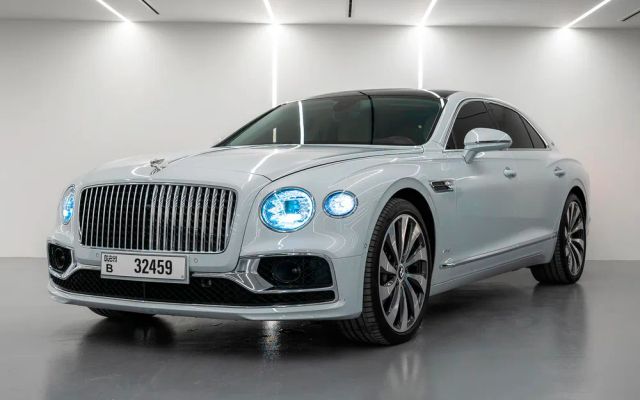 Bentley Flying Spur - image 1