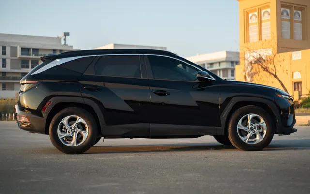 HYUNDAI TUCSON - image 2